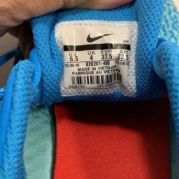 Nike size 6.5 athletic shoes blue - Picture 6 of 9